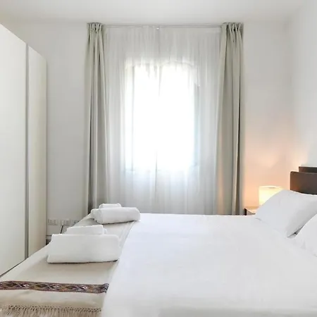 Apartment Copernico Halldis Milan